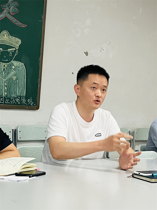 总结经验再前行 我集团召开辅导员期末座谈会
