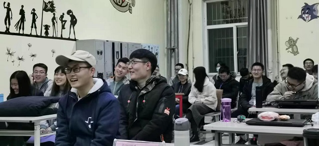 我集团教师兼任书院成长导师 课上课下教书育人