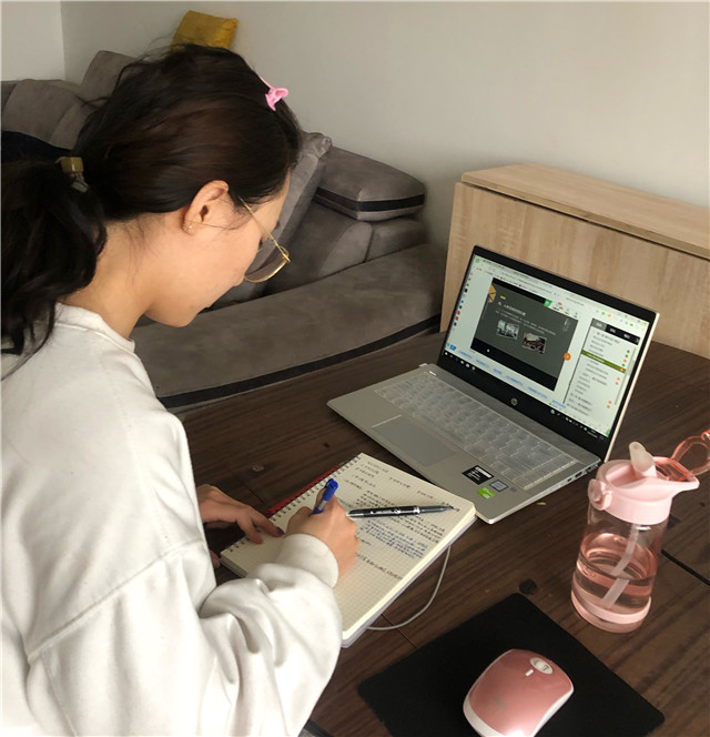 我集团积极探索云端教育与信息化学生课堂