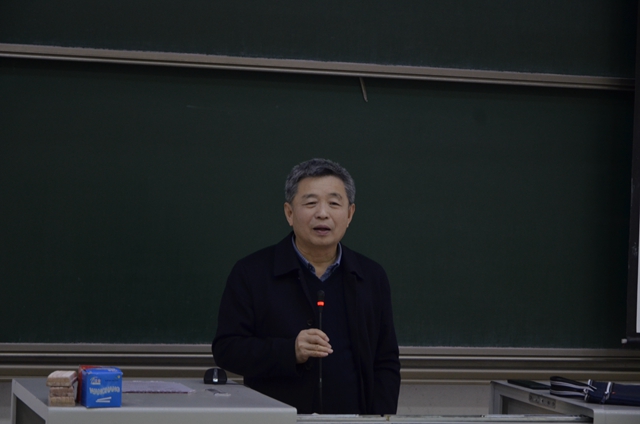 刘小明教授为我集团学子开展关于考证考研主题讲座