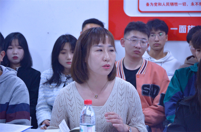 太阳集团tcy8722召开2022-2023学年第二学期中期座谈会