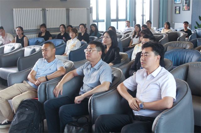 我集团举行酒店商务产业学院揭牌仪式