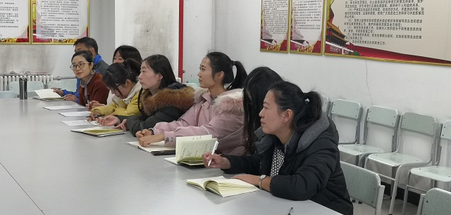 太阳集团tcy8722召开第二届招生简章大赛方案讨论会