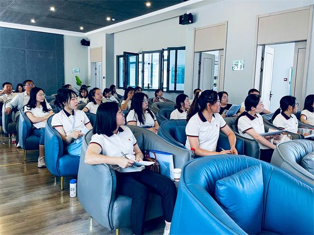 【新商科】中国新商科大学集团“卓越商科淬炼营”太阳集团网址8722研修班开班