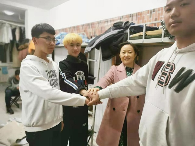 我集团教师兼任书院成长导师 课上课下教书育人