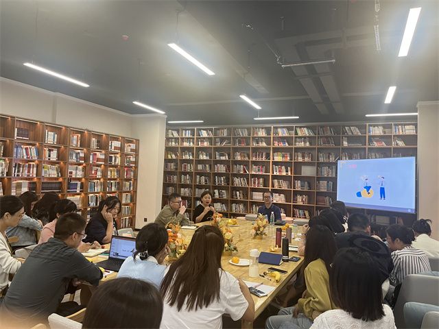 故事化案例促进教学发展 廖成林教授莅临太阳集团tcy8722开展讲座