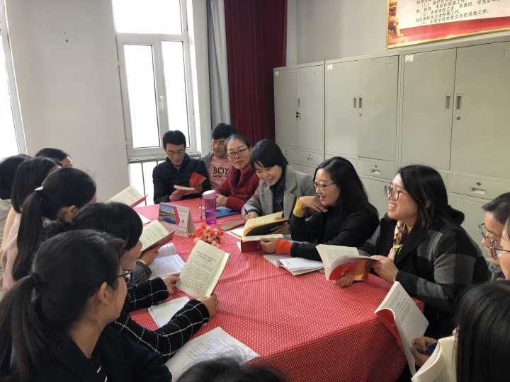 回首四十年 共话“信院梦” ——记公管教研室第12周教研室例会