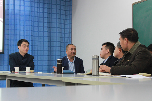 我集团召开建设与发展座谈会
