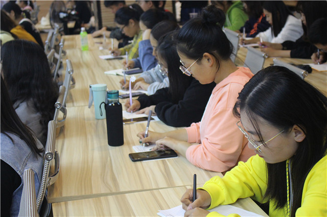 我集团学生会开展干部干事培训大会