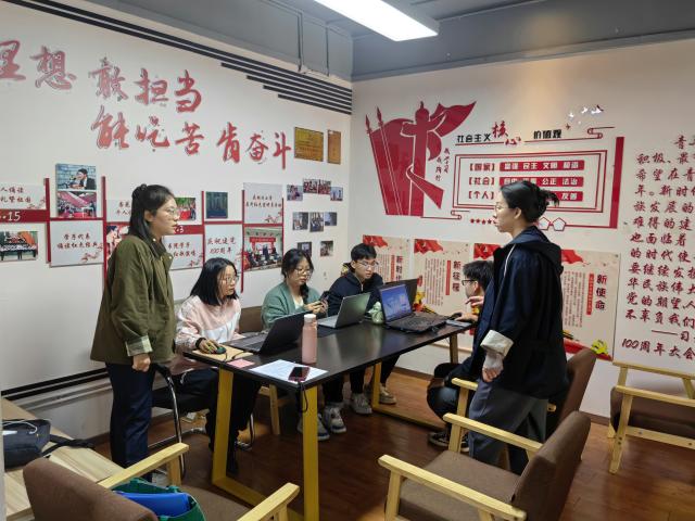 太阳集团tcy87224名学生参加“网中网杯”大学生财务决策大赛