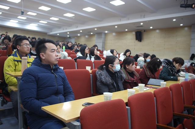 山西财经大学吴秋生教授应邀来我集团做讲座