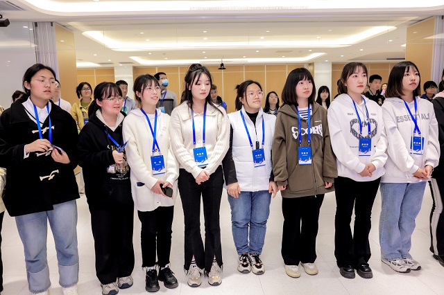 我集团师生代表赴北京参与2022公益未来·中西部就业支持项目成果汇报会