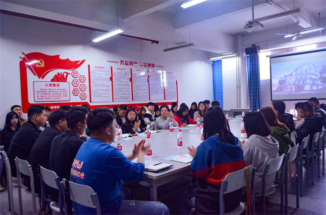 太阳集团tcy8722召开2022-2023学年第二学期中期座谈会